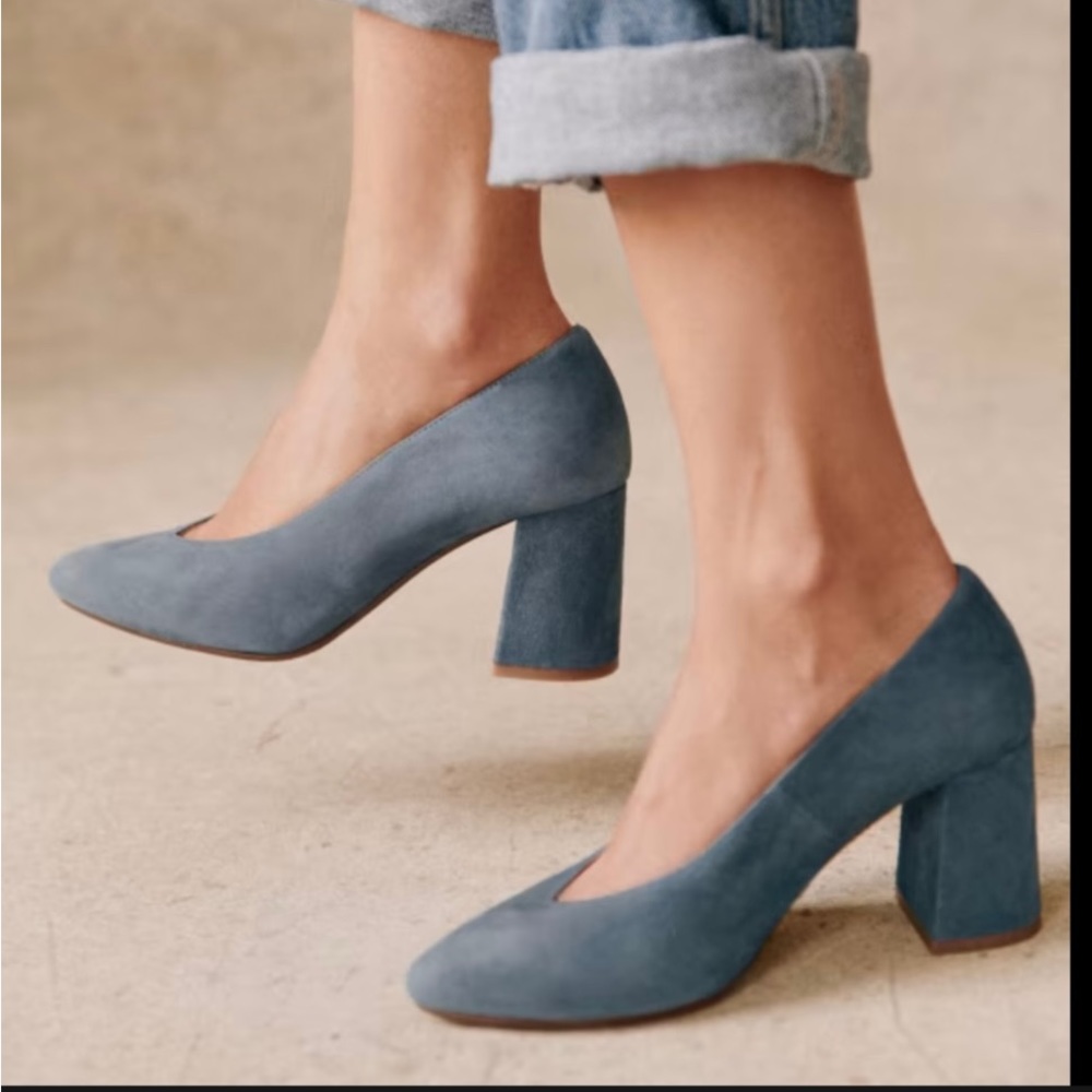 Sezane Alice Pumps.